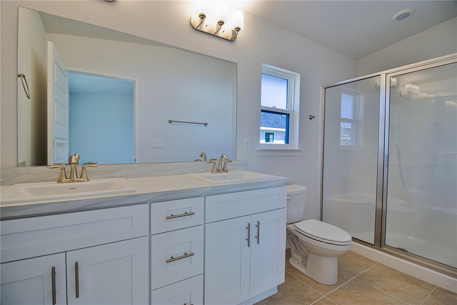 3298 E Iris Ln Property Photo 5