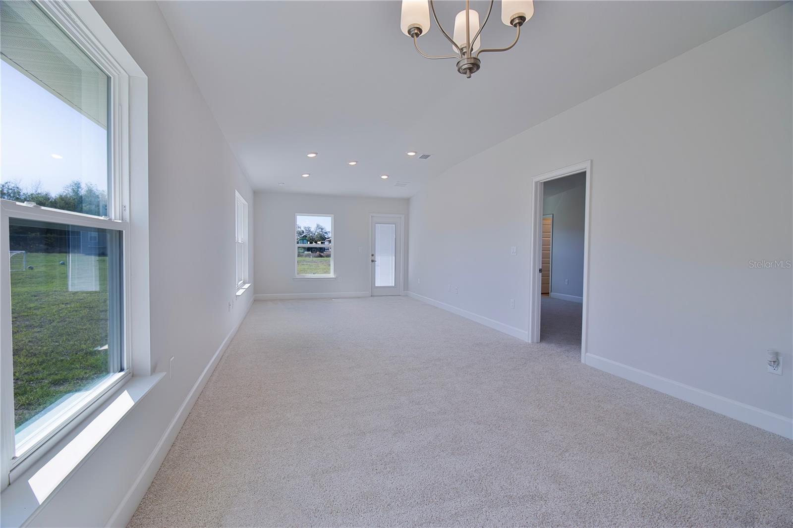 3298 E Iris Ln Property Photo 9