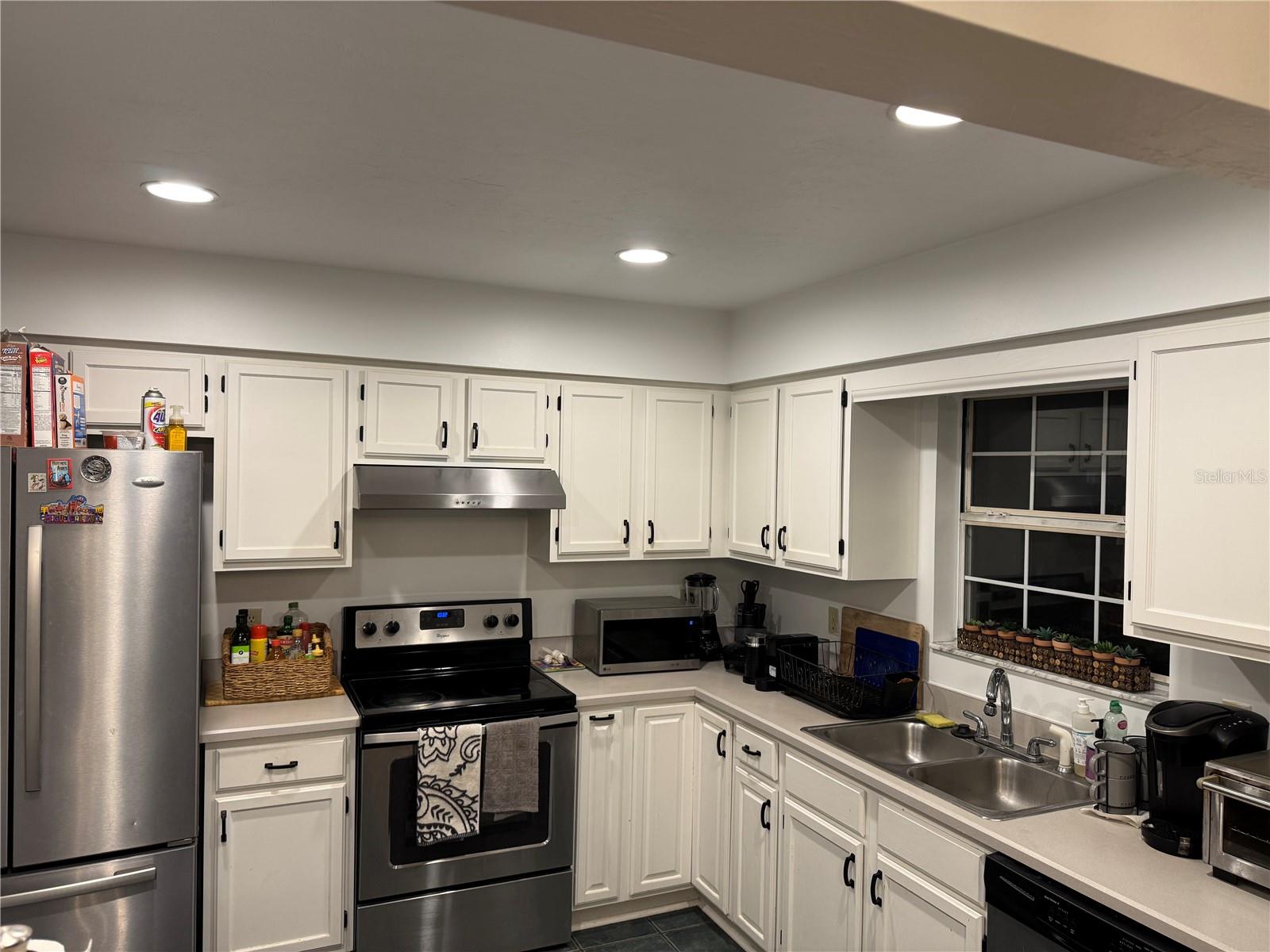 4924 Nw 28th Pl Property Photo 6