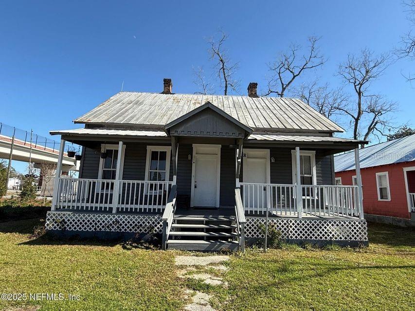 224 S Thompson St Property Photo