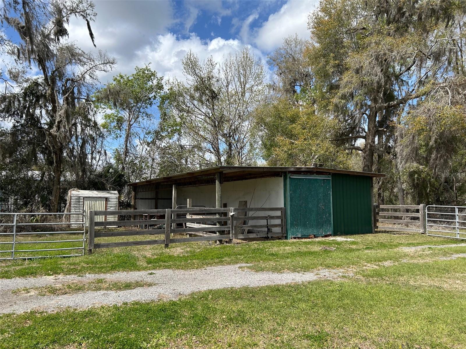 13925 Nw Us-441 Property Photo 3