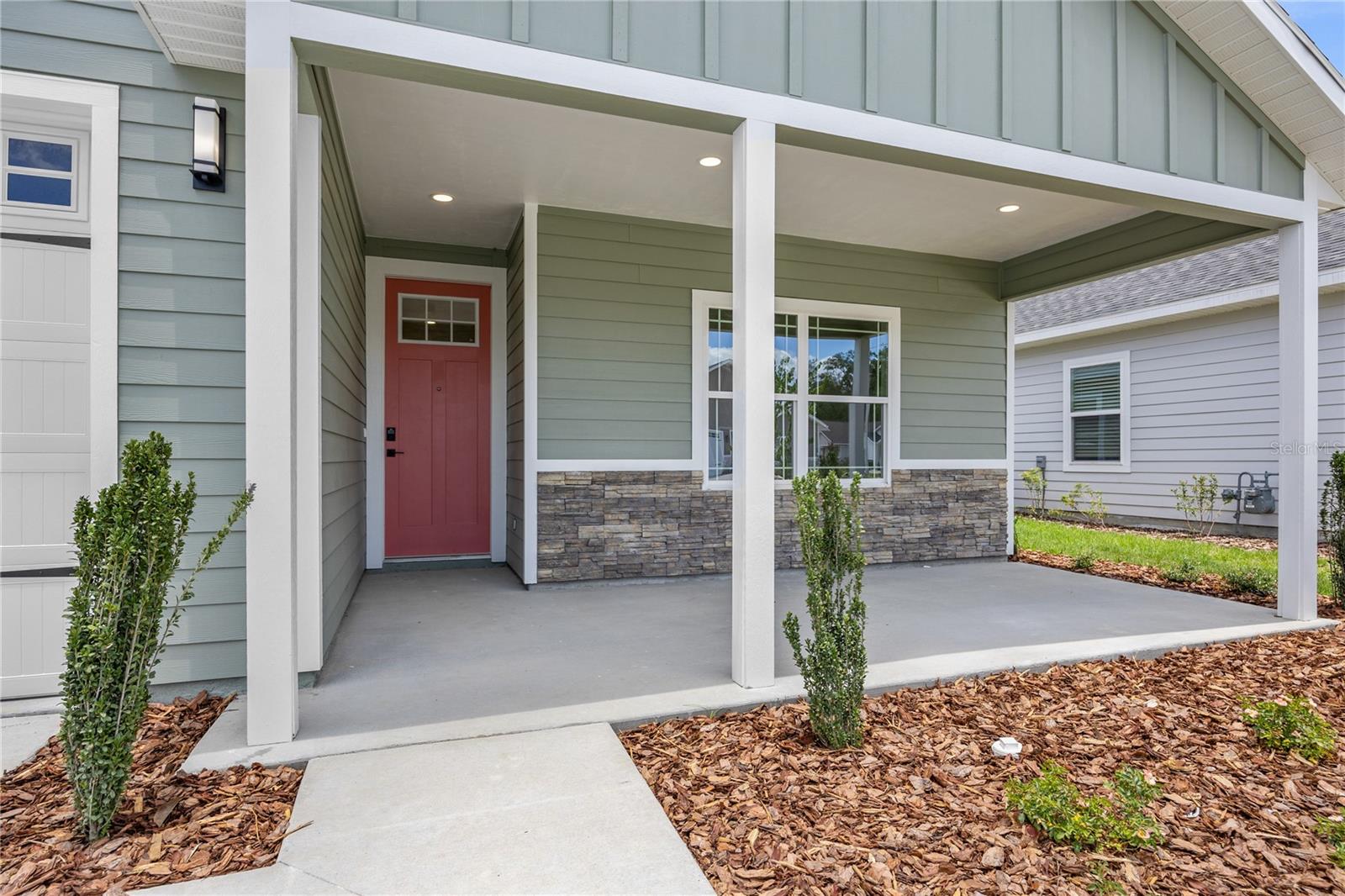 1018 Sw 67th Way Property Photo 3