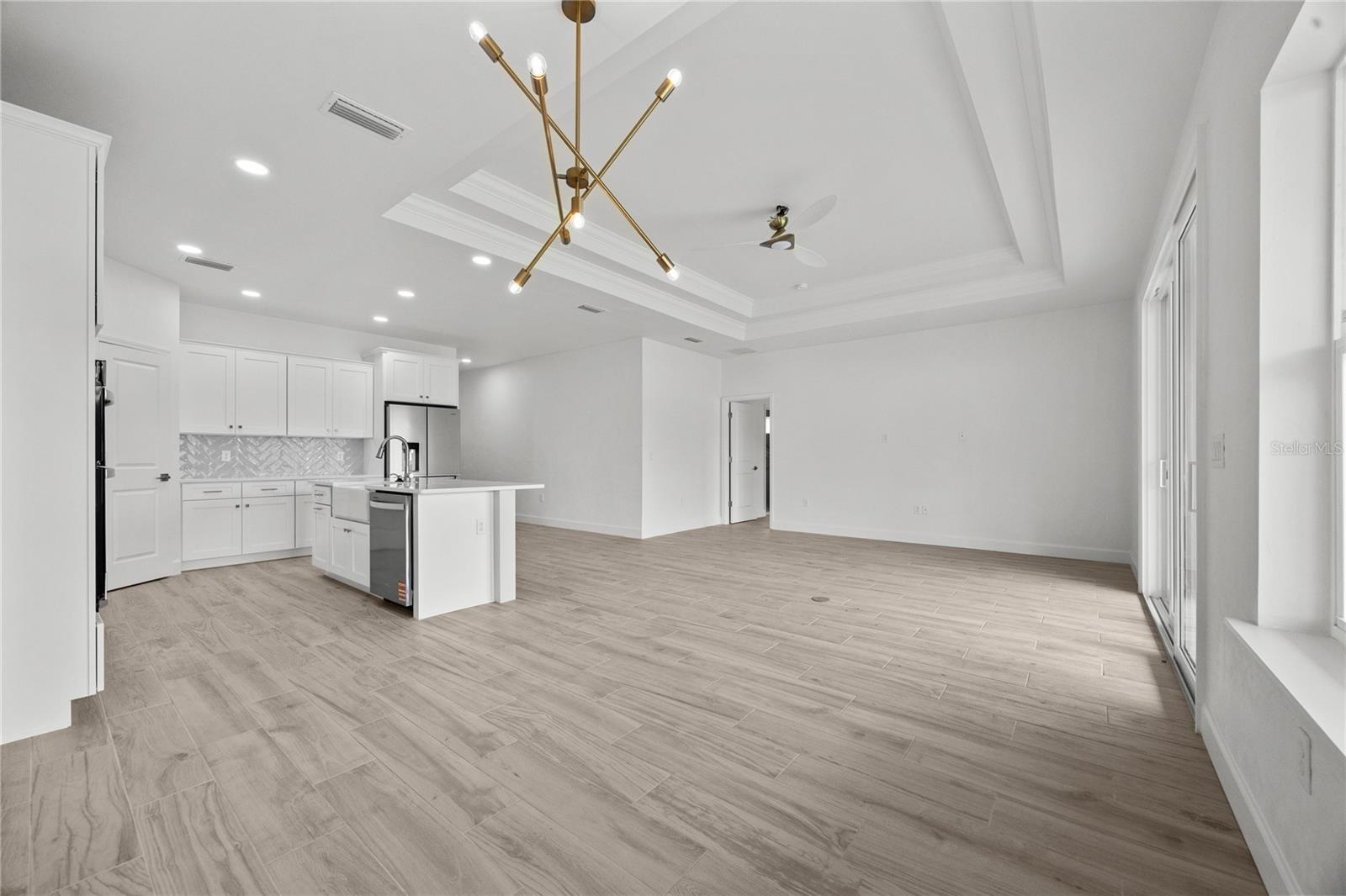 1018 Sw 67th Way Property Photo 10