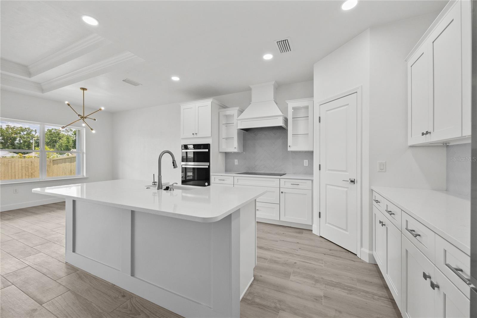1018 Sw 67th Way Property Photo 11