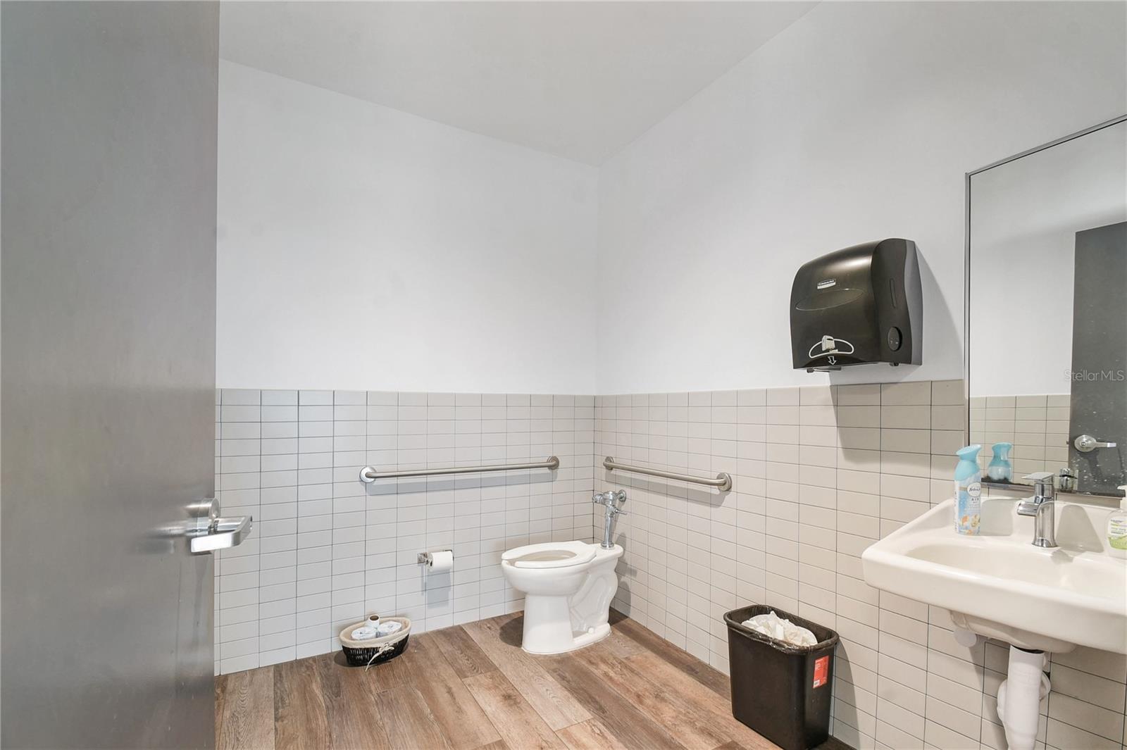 10393 Fortune Pkwy Property Photo 25