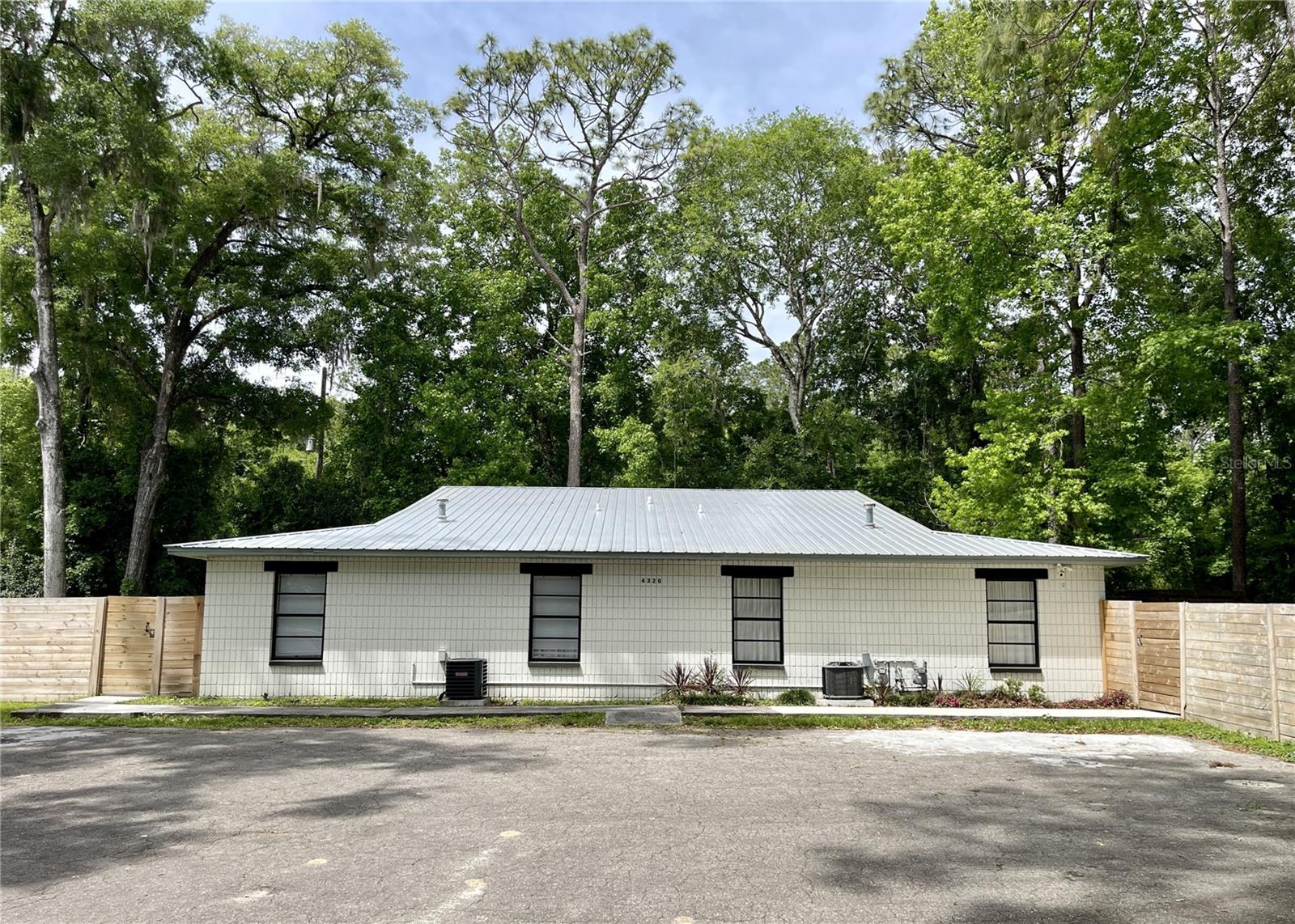 4320 Sw 74th Ter #4 Property Photo