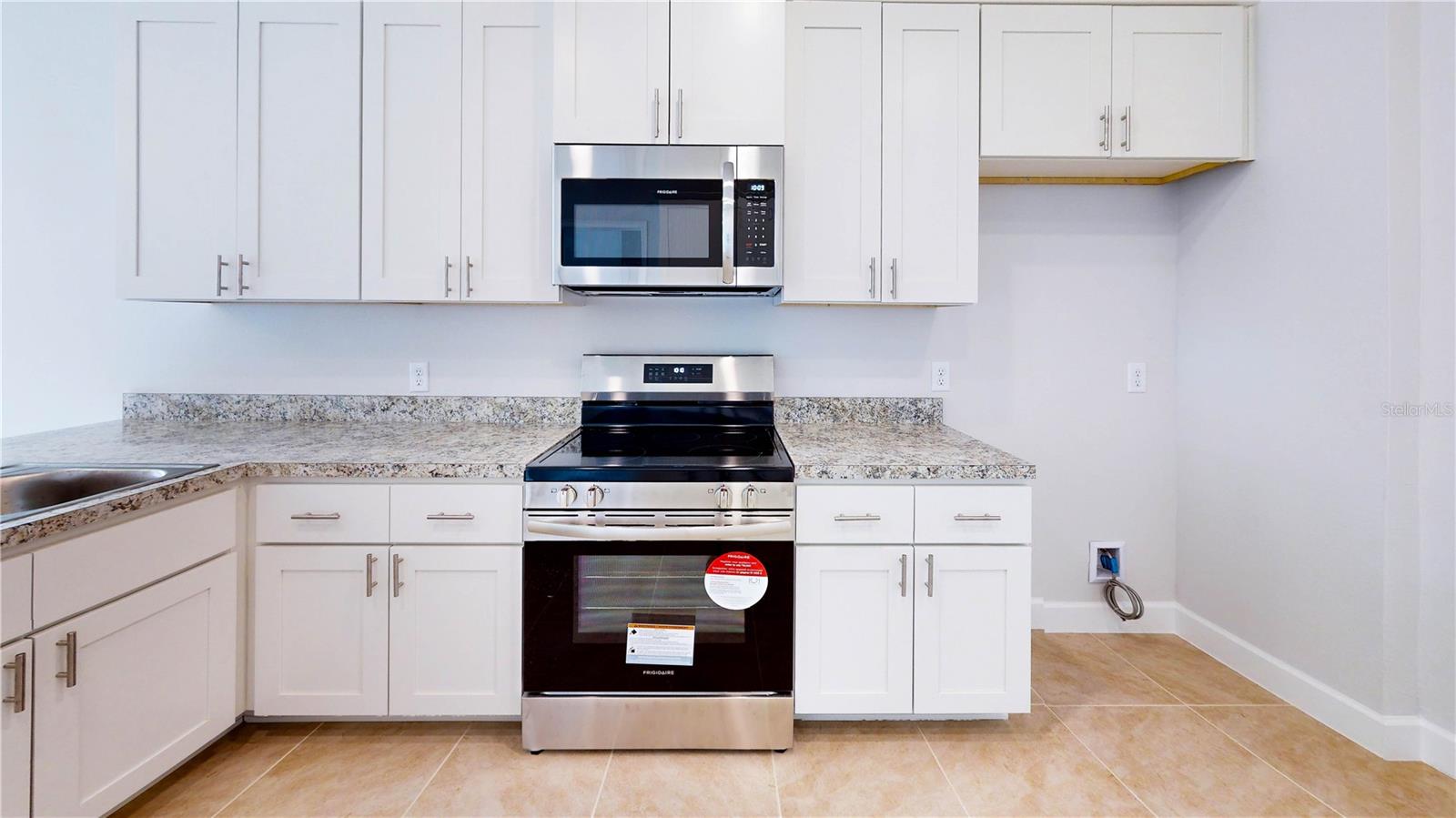 3303 E Iris Ln Property Photo 8