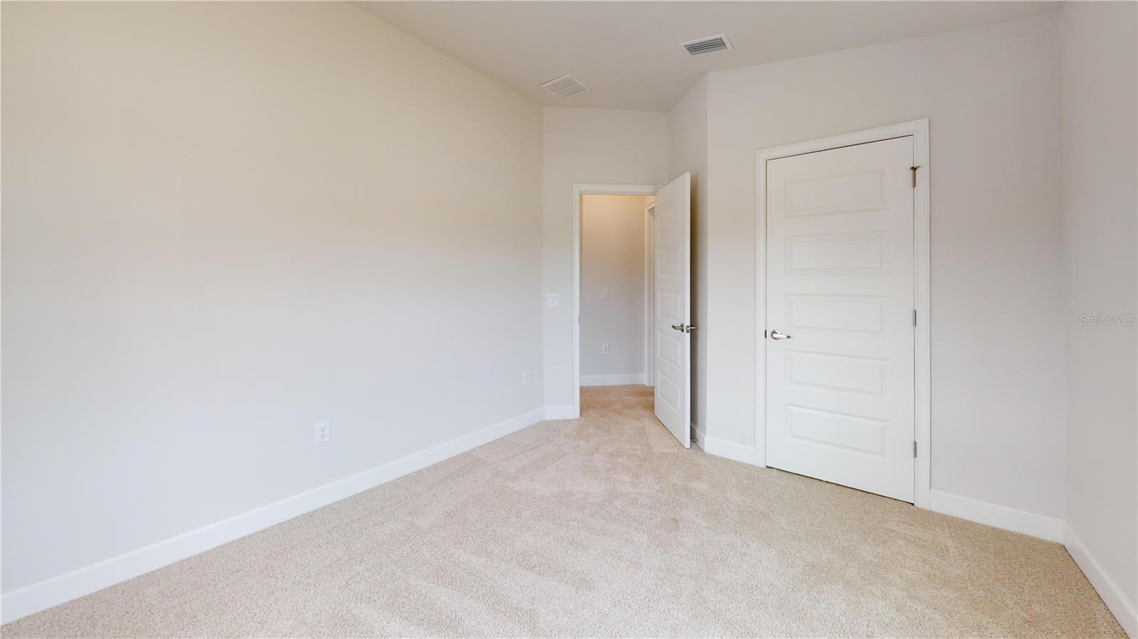 3303 E Iris Ln Property Photo 18