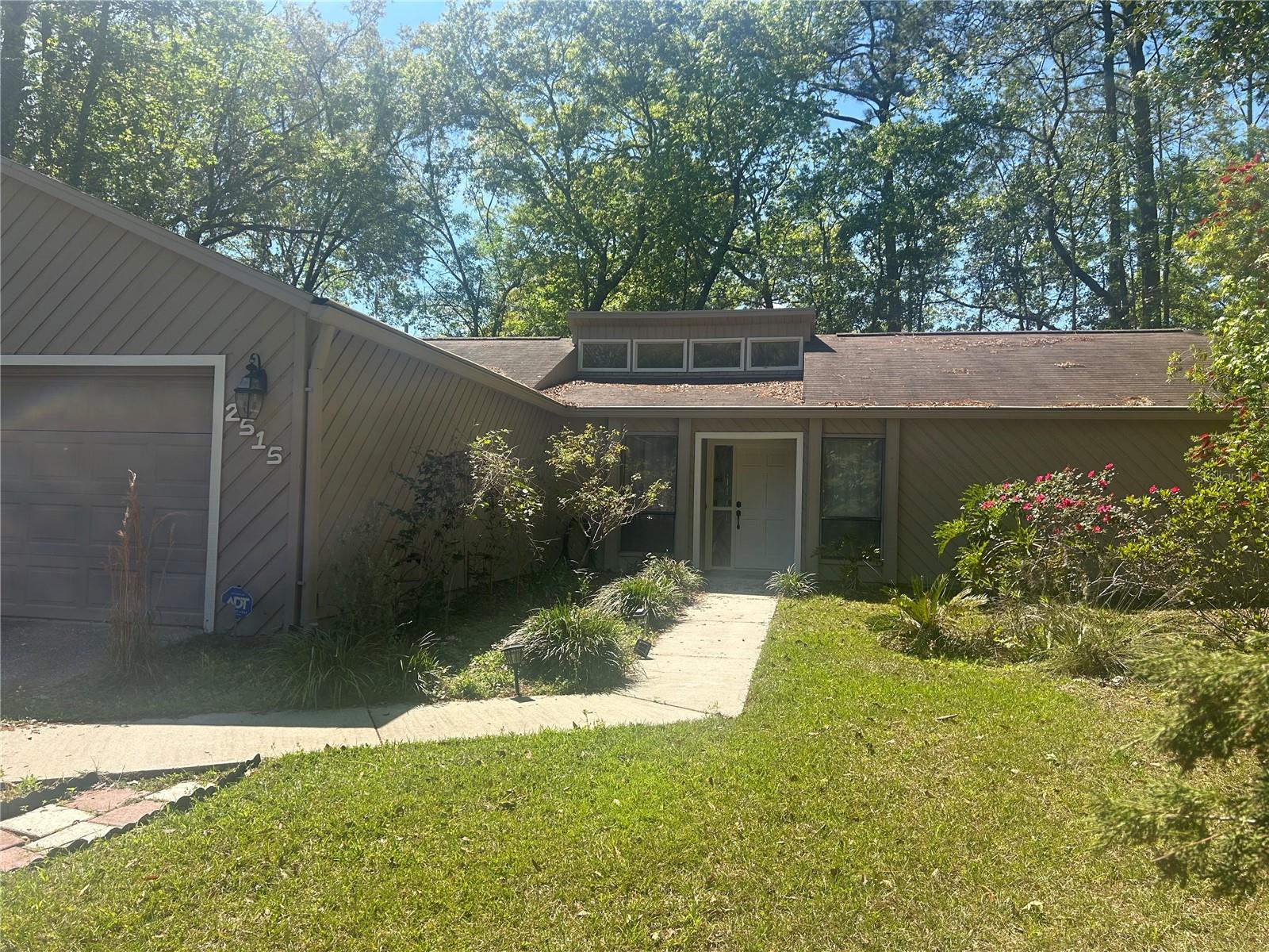 2515 Arden Dr Property Photo 1
