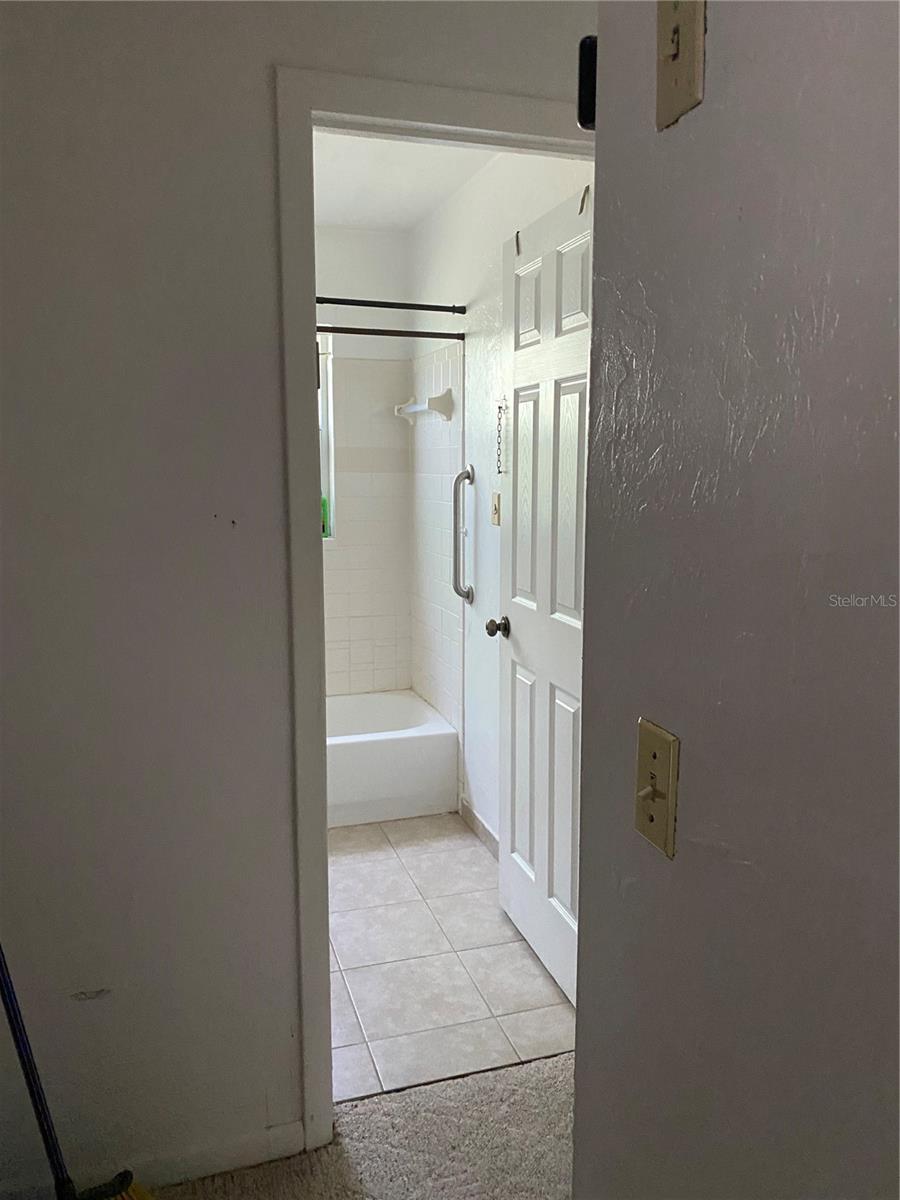 625 Ne 24th St Property Photo 15