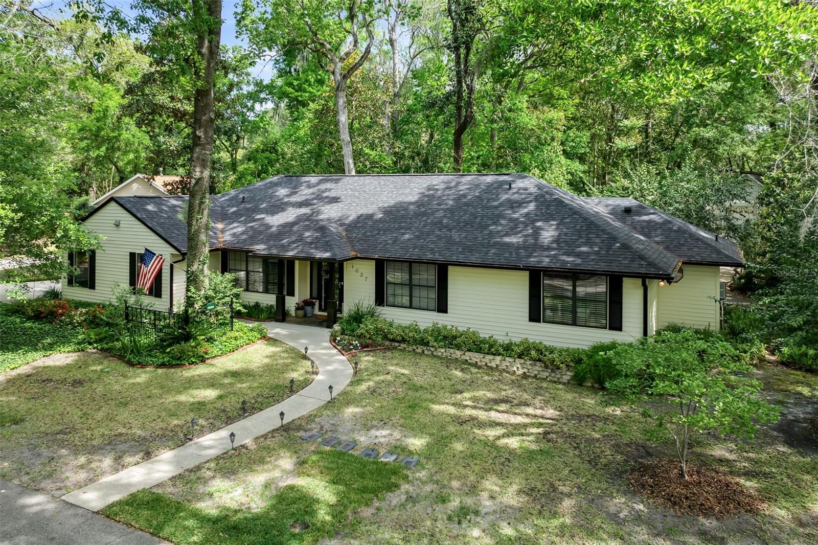 1037 Nw 41st Dr Property Photo 1