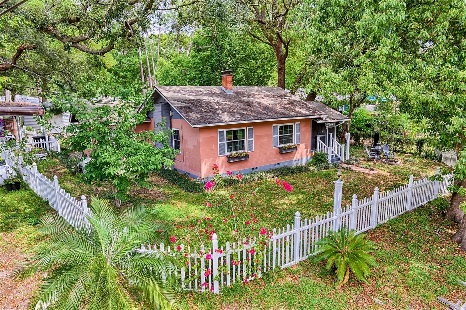 360 Se Lakeview Dr Property Photo