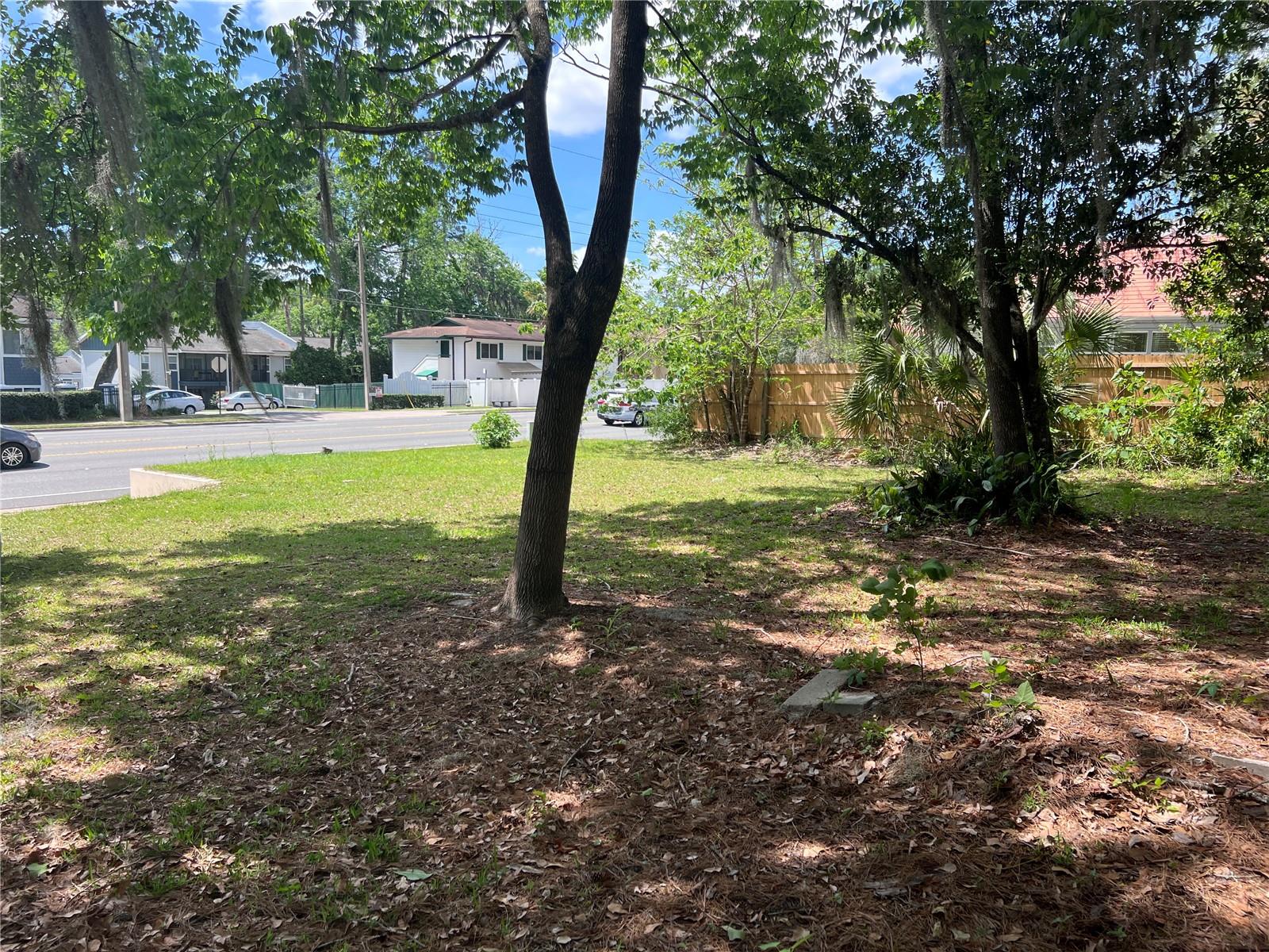 1110 Nw 39th Ave Property Photo 2