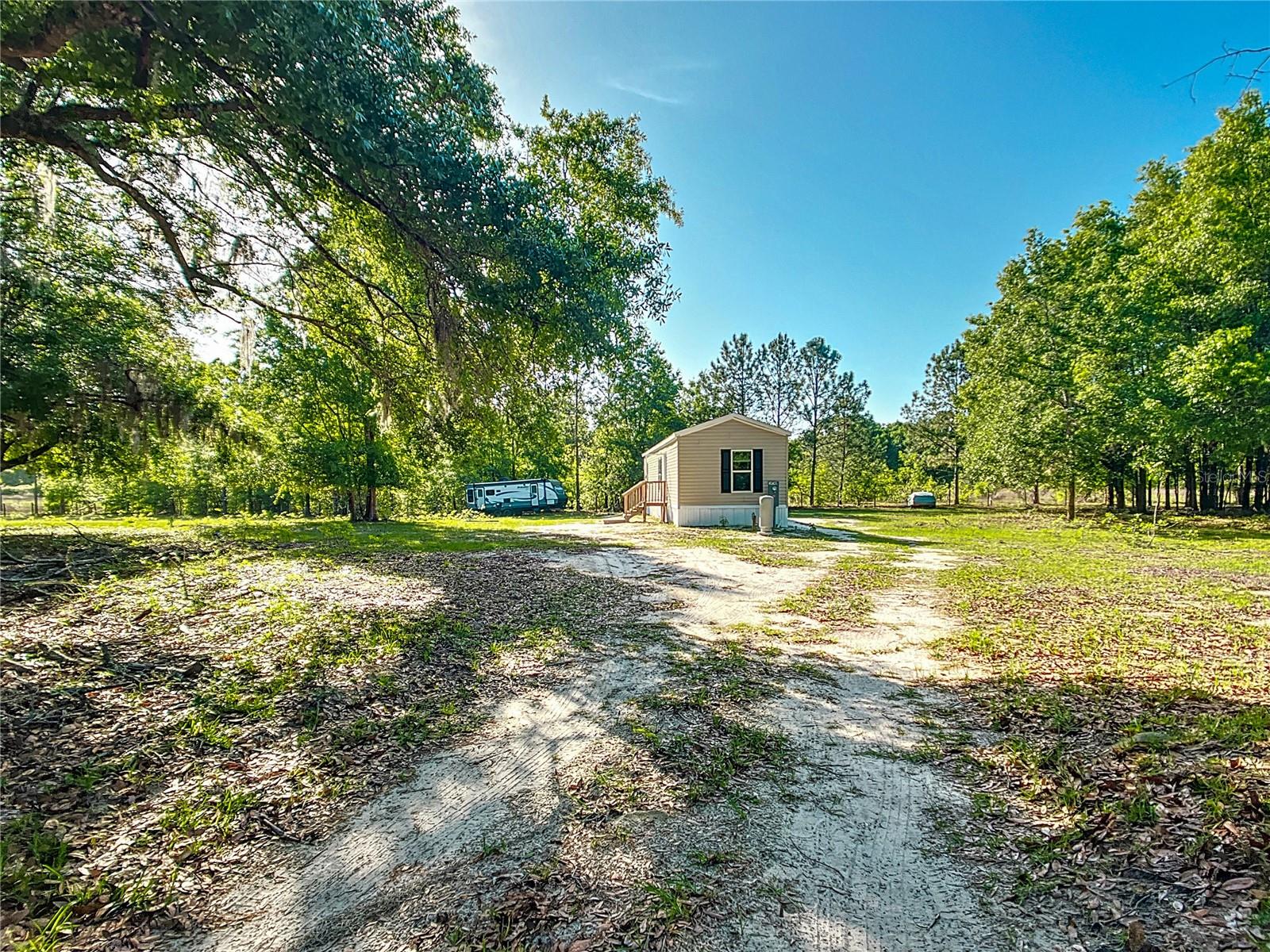 18540 Ne 5th Terrace Rd Property Photo