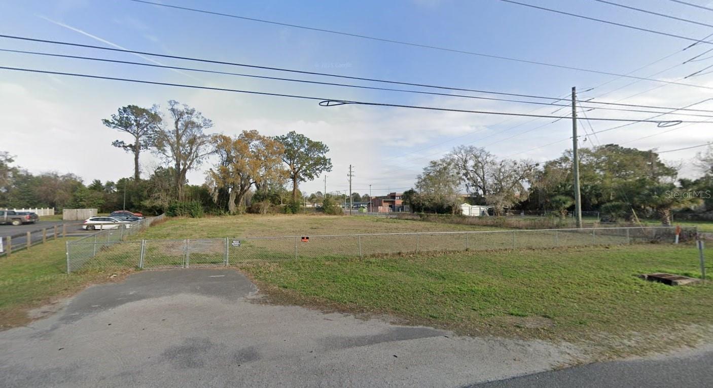 12761 N Main St Property Photo