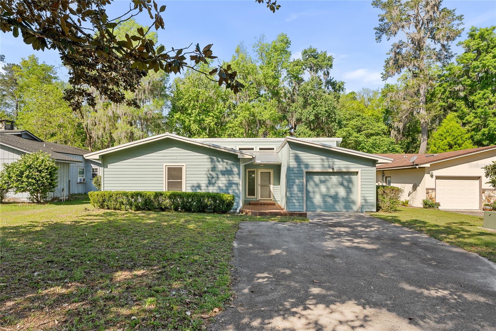 10626 Creek Dr Property Photo