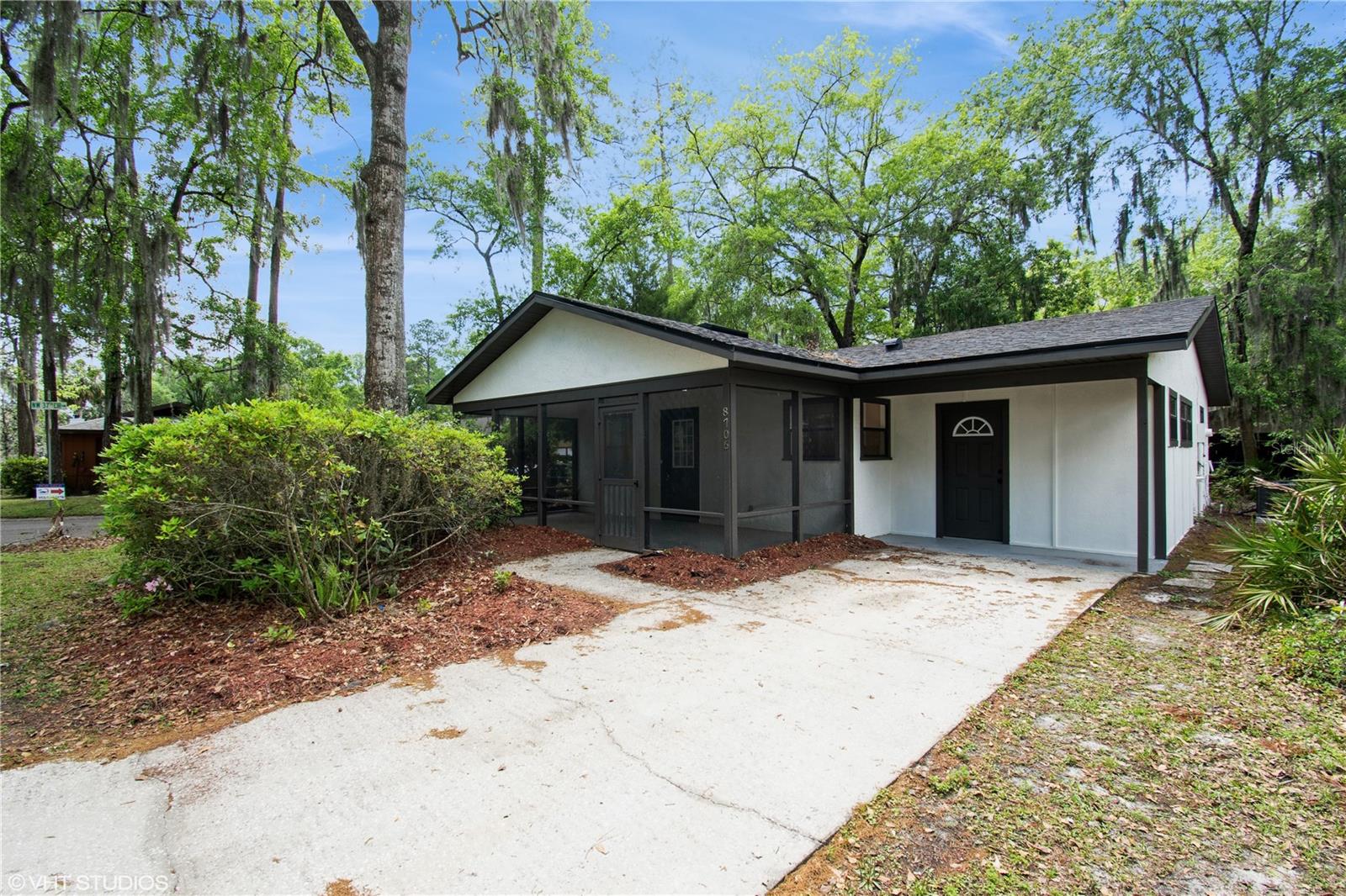 8706 Nw 37th Cir Property Photo