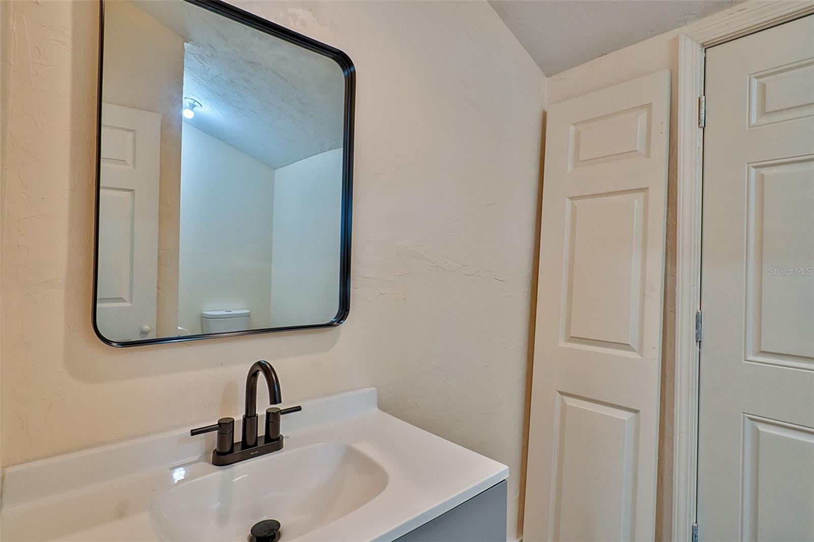 620 N Main St Property Photo 22