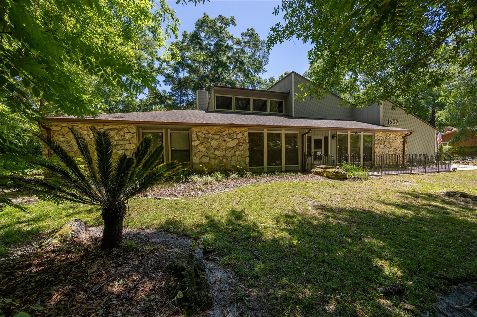 607 Sw 83rd Ter Property Photo