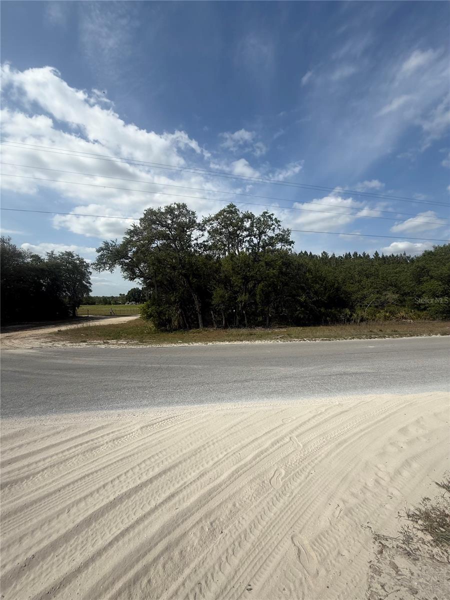 69th Ln Property Photo