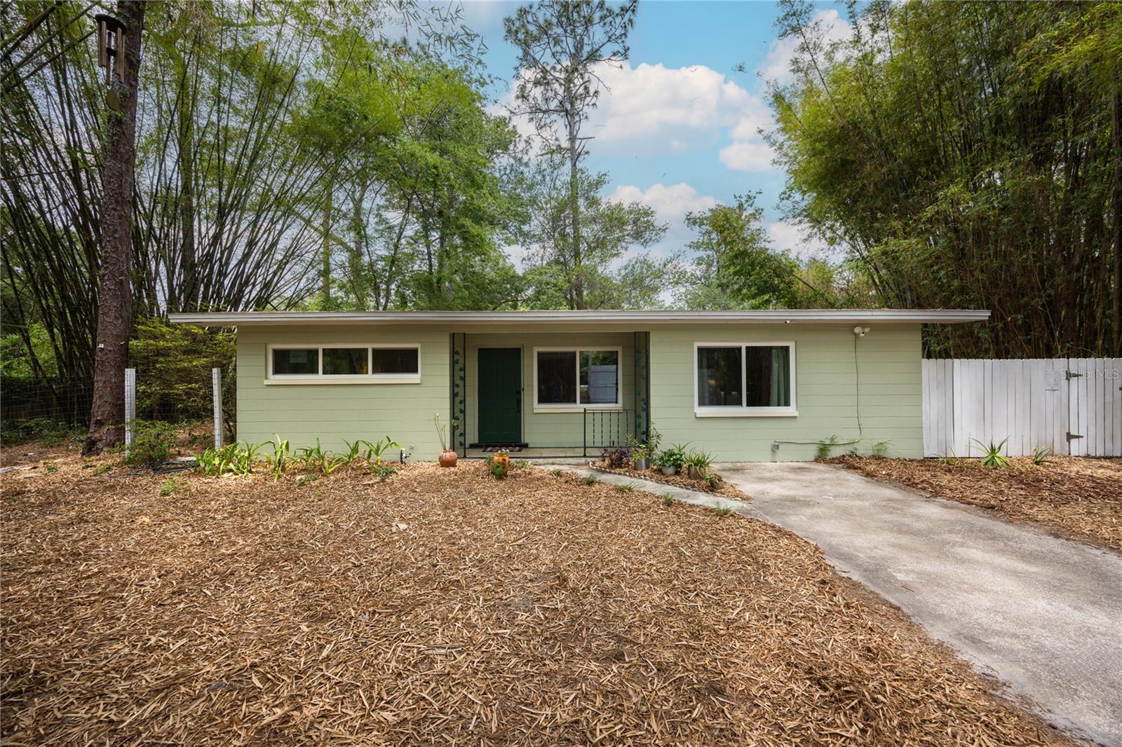 1304 Ne 16th Place Property Photo 1