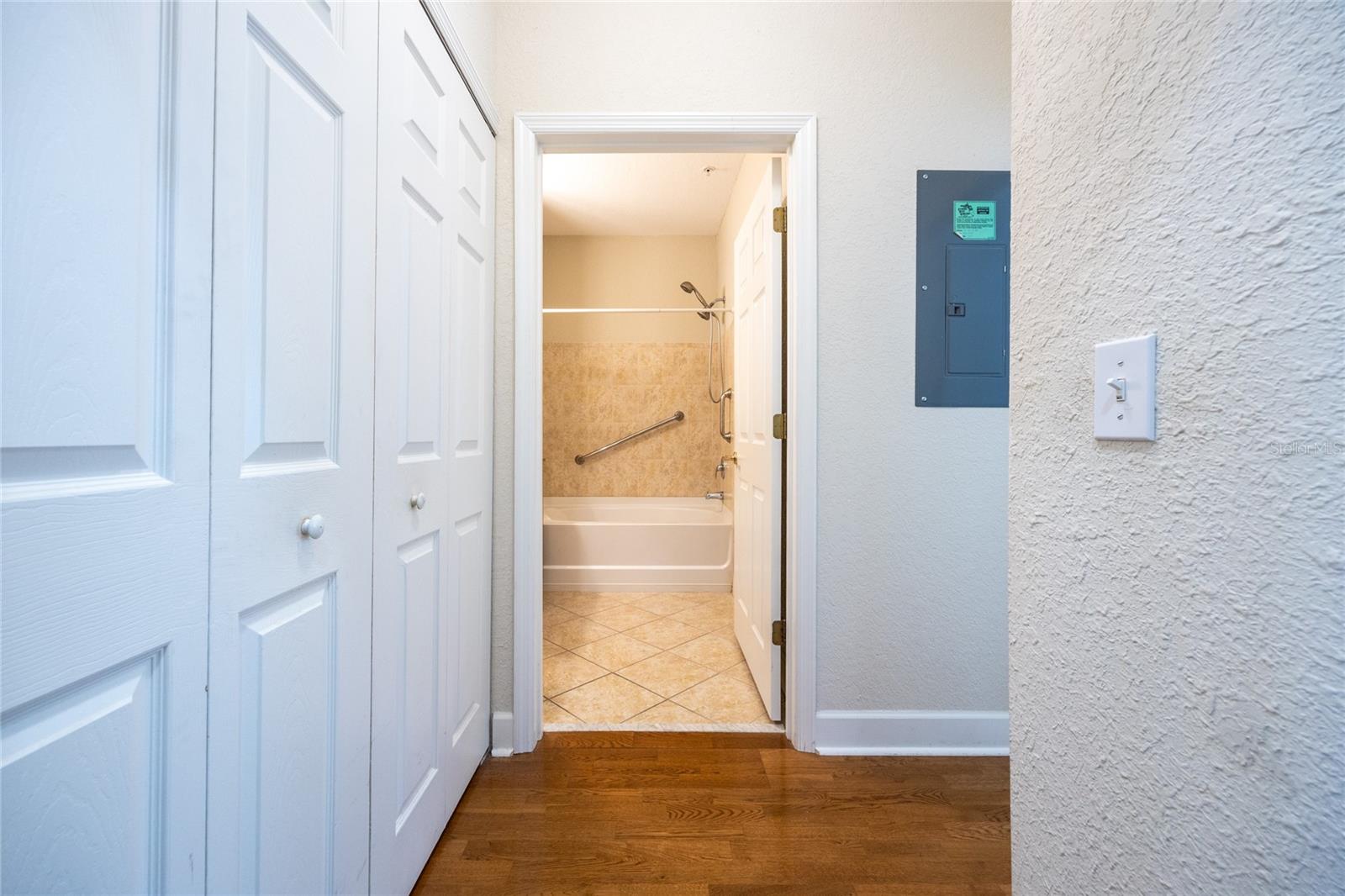 4715 Sw 91st Dr #302 Property Photo 8