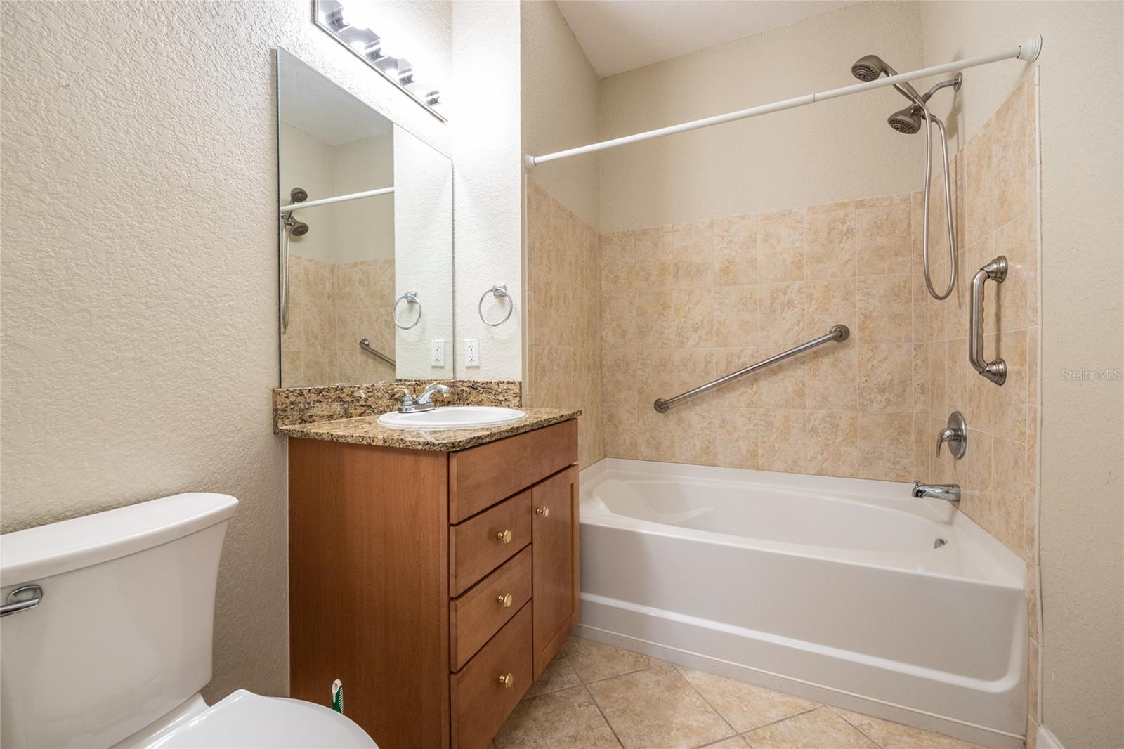 4715 Sw 91st Dr #302 Property Photo 9