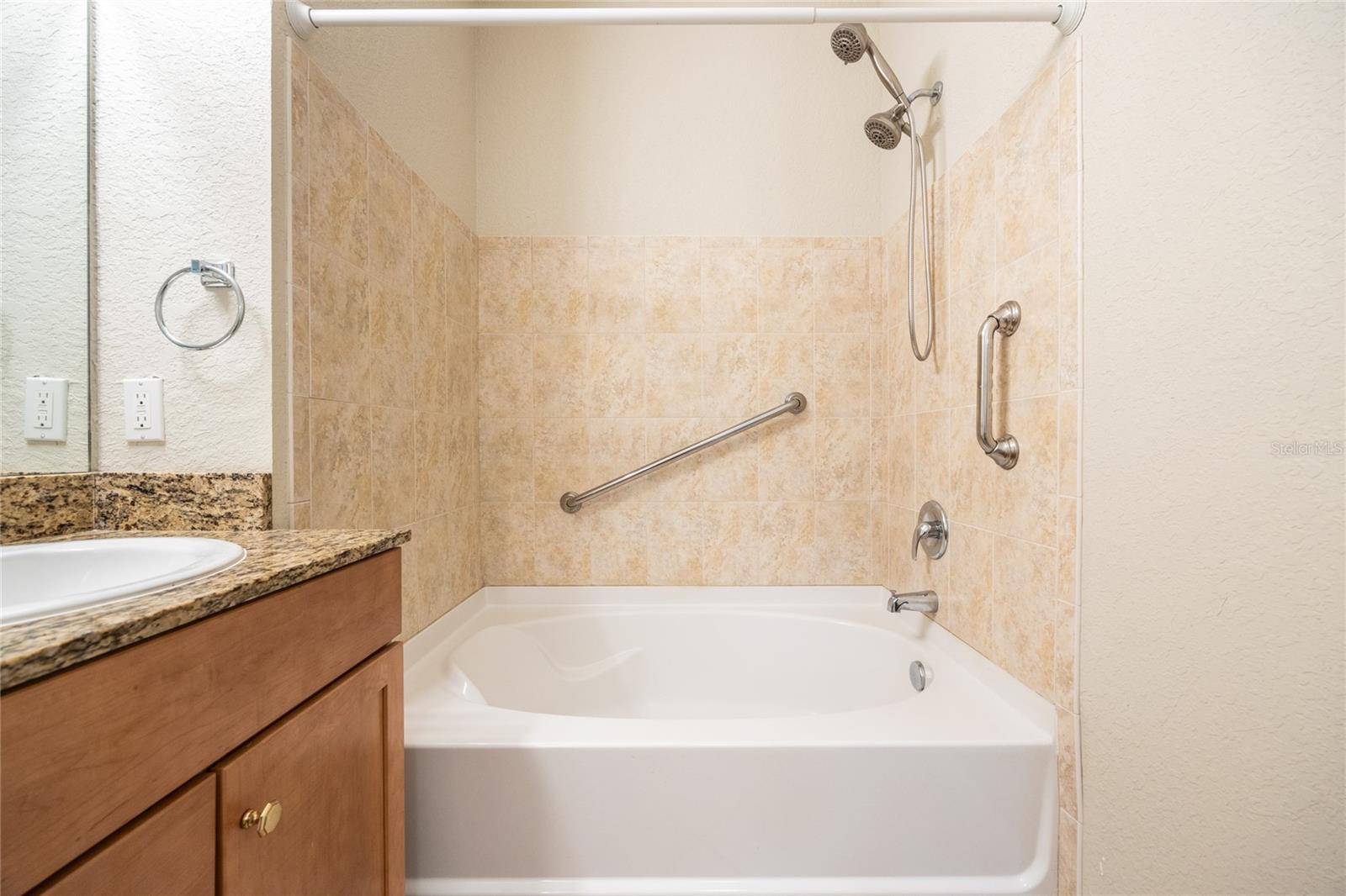 4715 Sw 91st Dr #302 Property Photo 10