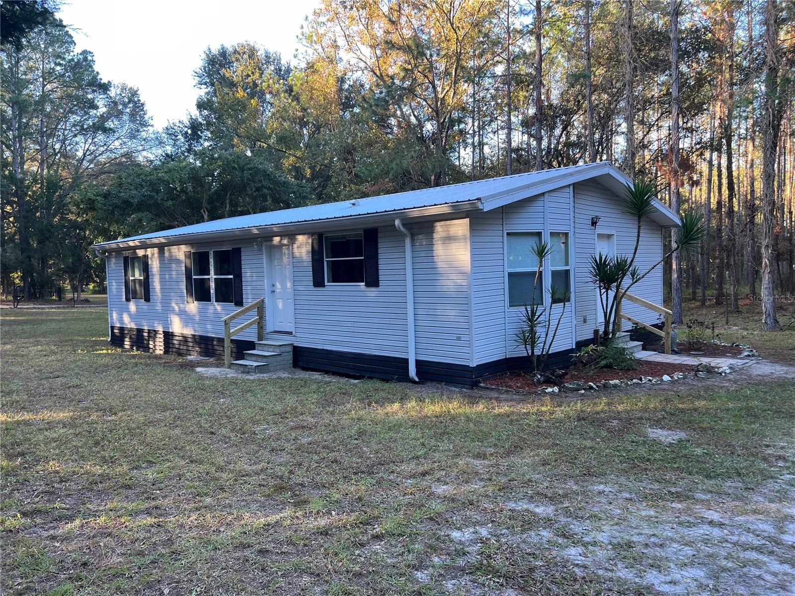 20526 Nw County Road 235a Property Photo 1
