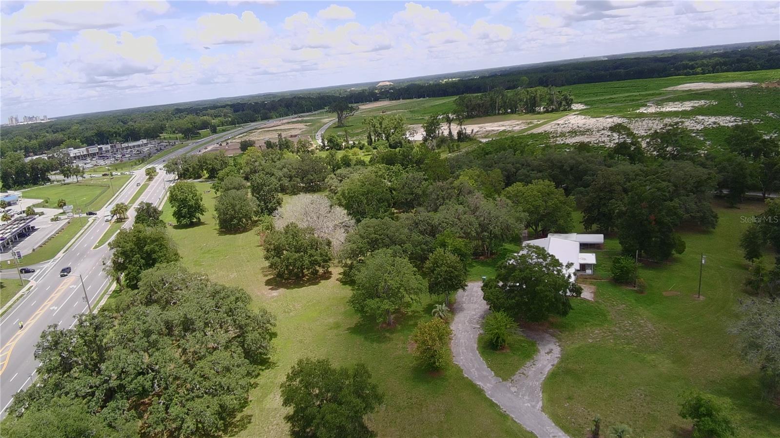 24206 Doc Karelas Dr Property Photo 3