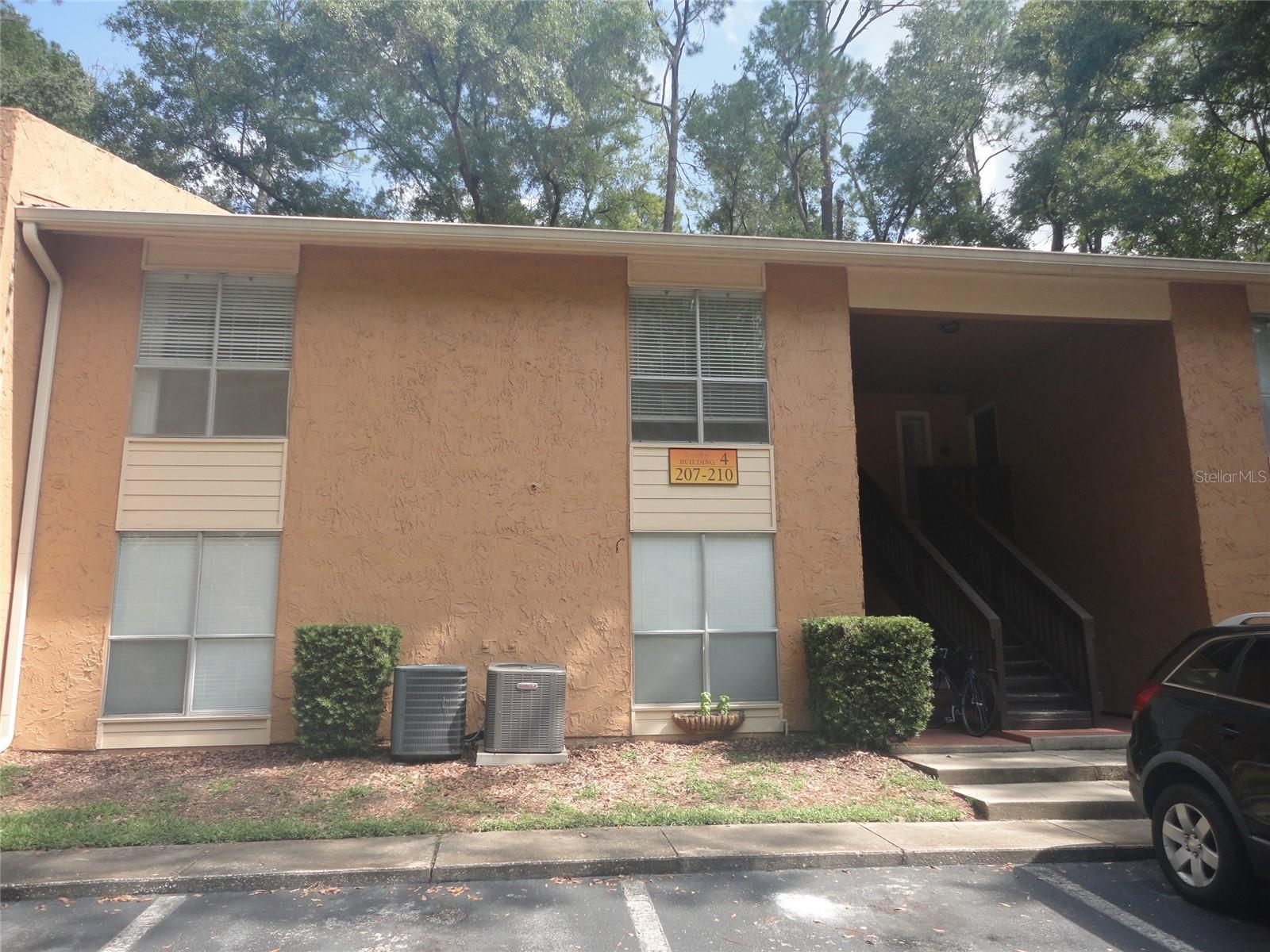 1810 Nw 23rd Blvd #207 Property Photo 1