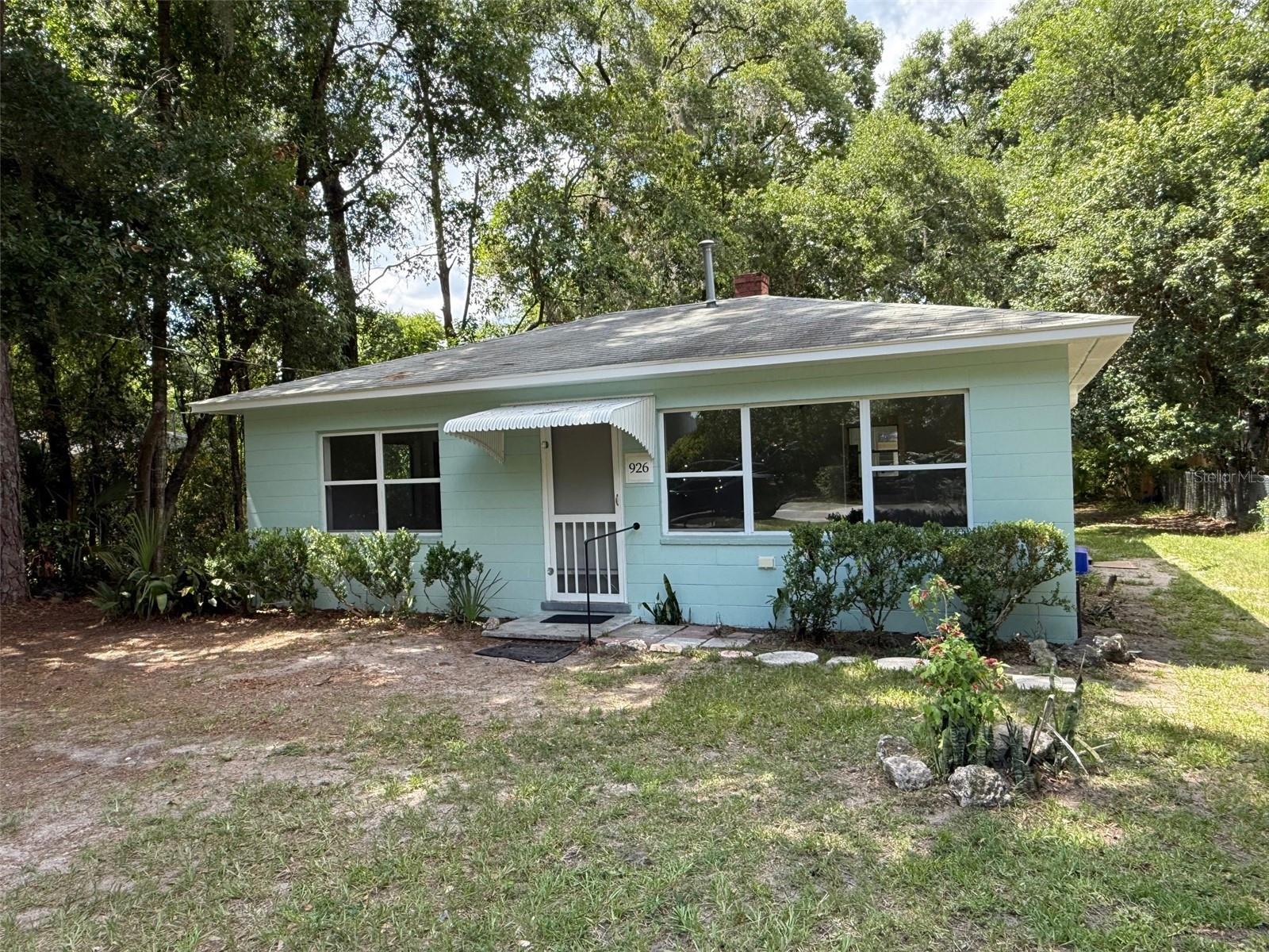 926 Nw 24th Ave Property Photo 1