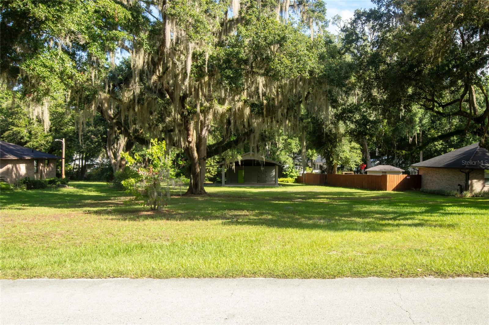 523 Se 28th Way Property Photo 1