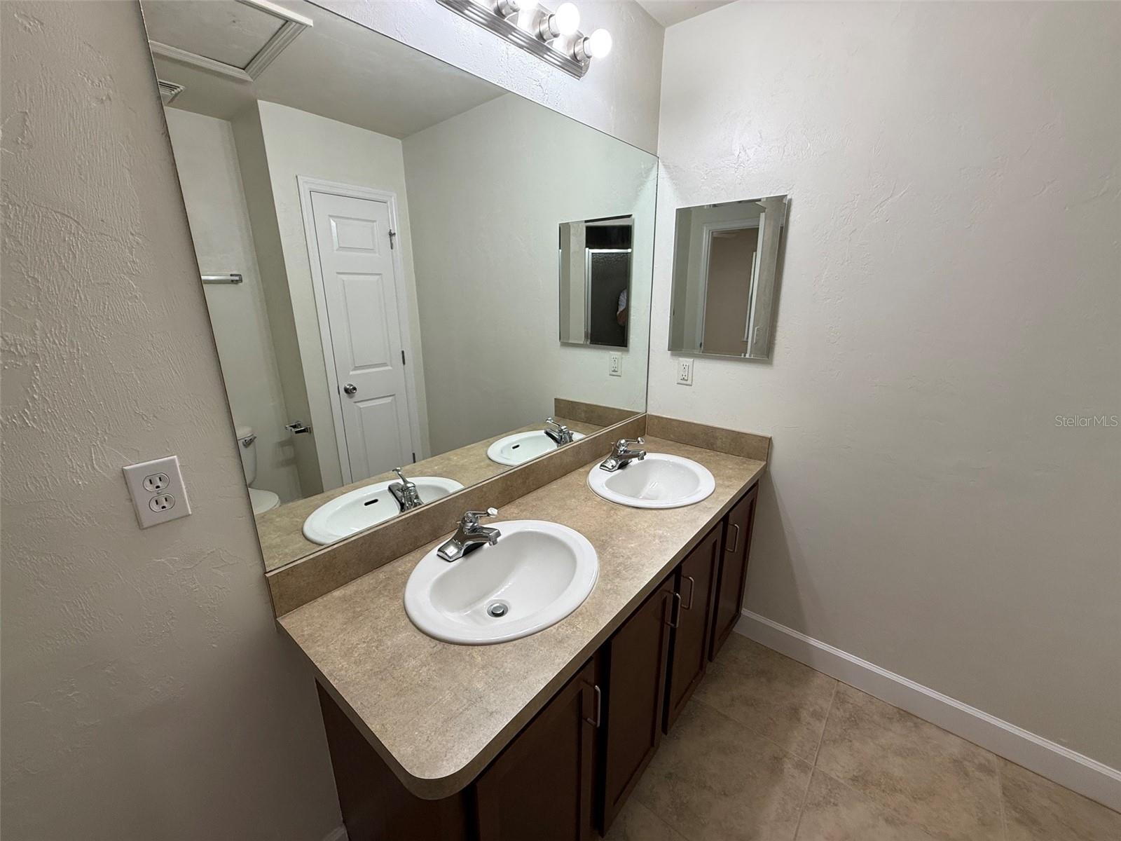 2945 Sw 35th Pl #132 Property Photo 17