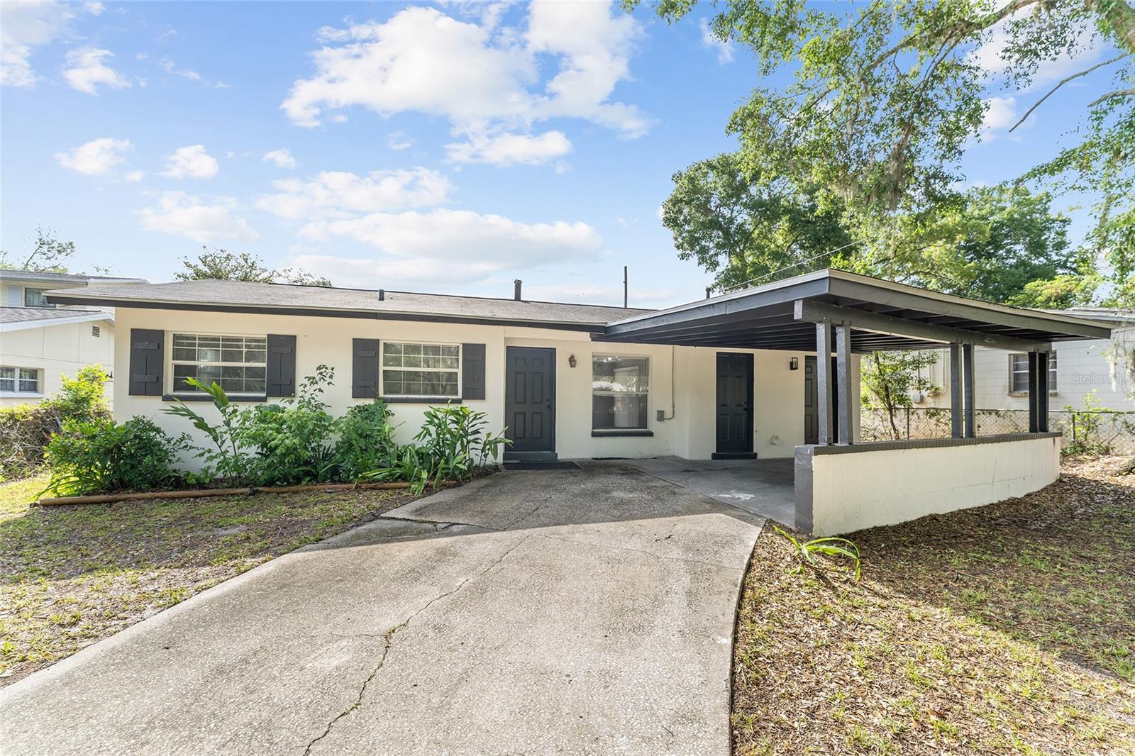 919 Se 19th St Property Photo 1