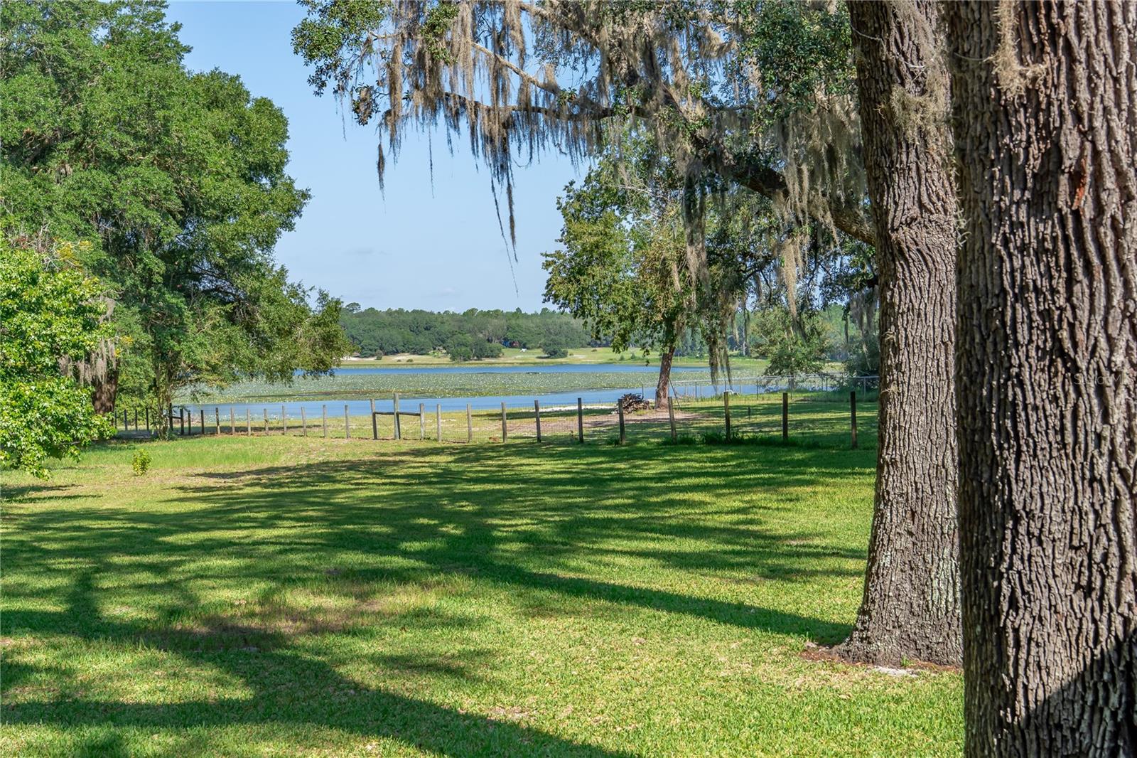 8048 County Line Rd Property Photo 1