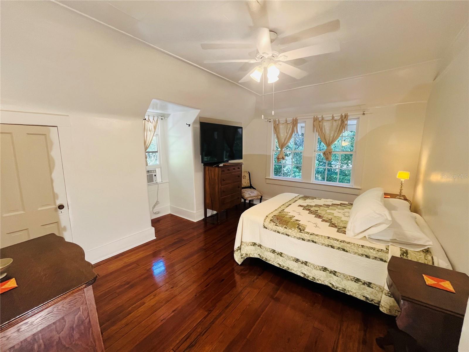 GC533075 Property Photo 6