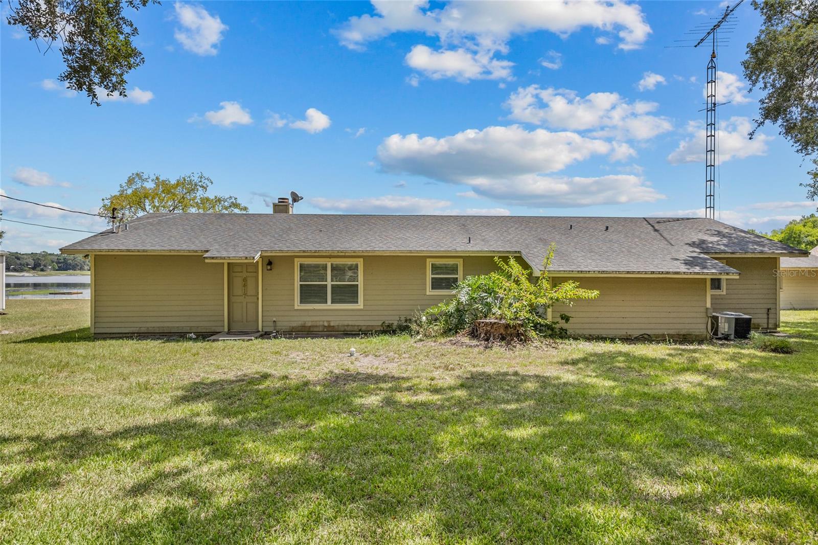 6417 Baker Rd Property Photo 4