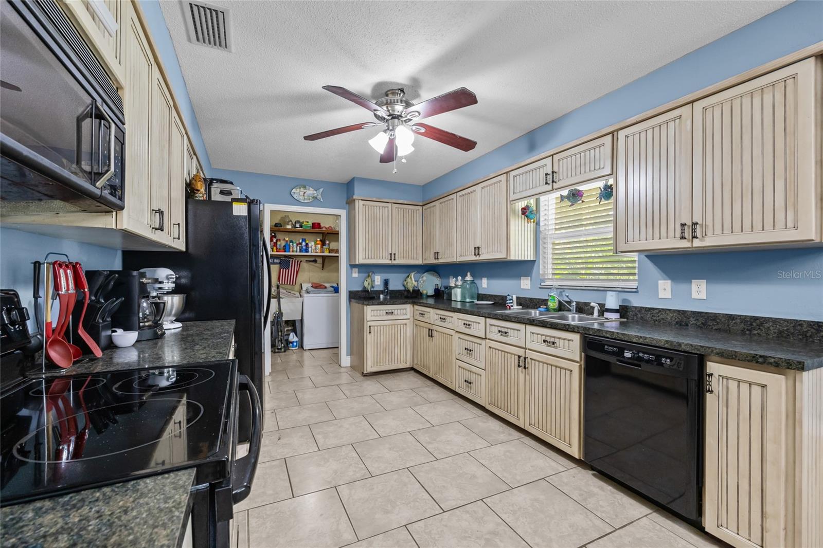 6417 Baker Rd Property Photo 6