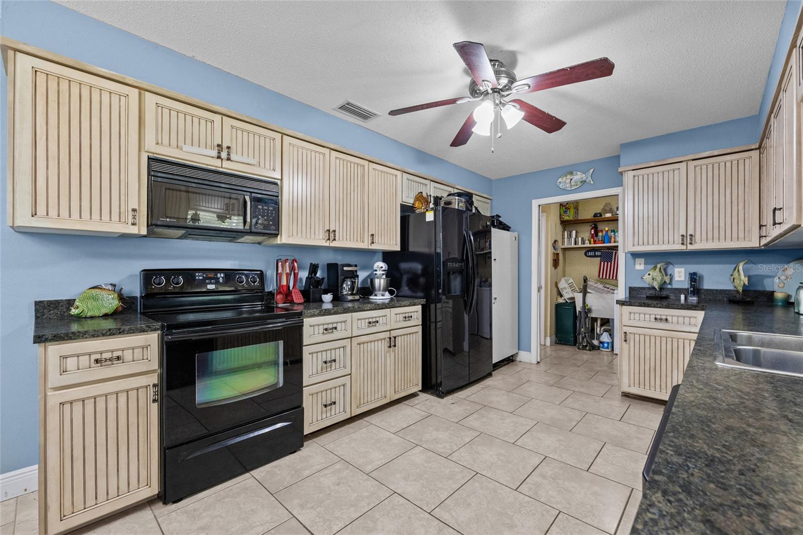 6417 Baker Rd Property Photo 7