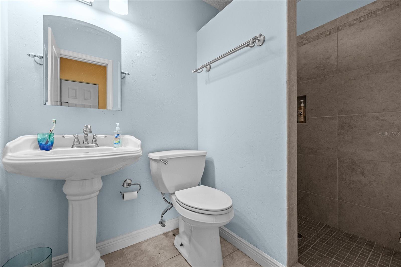 6417 Baker Rd Property Photo 17