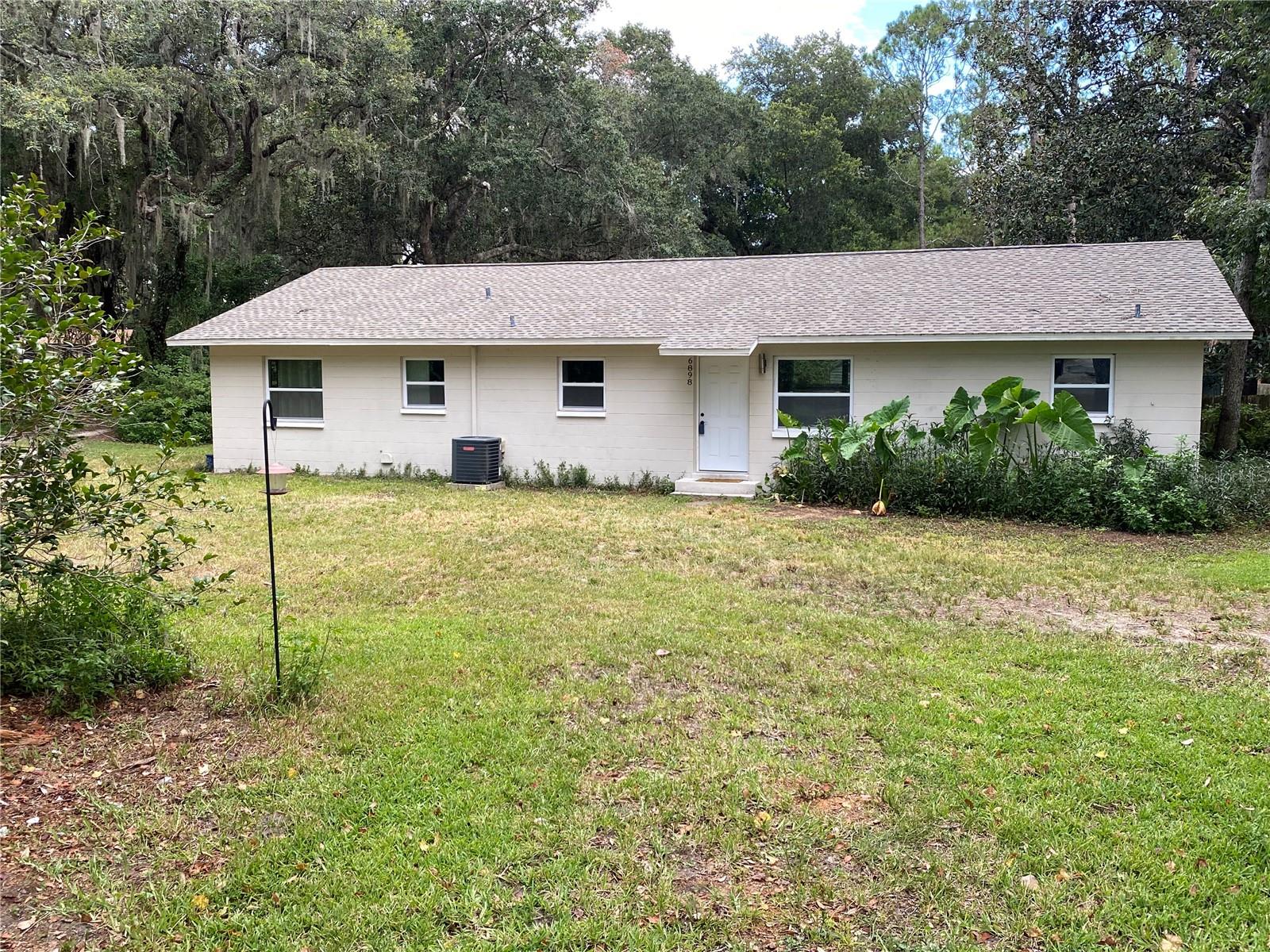 6898 CR 214 Property Photo 1