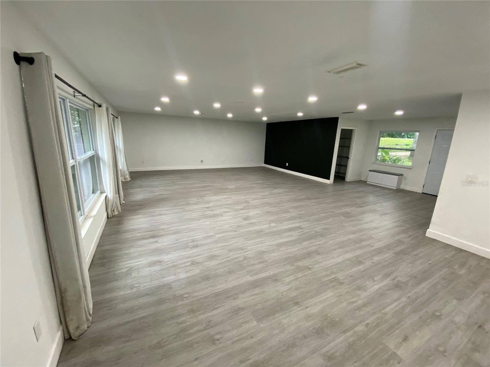 6898 Cr 214 Property Photo 3