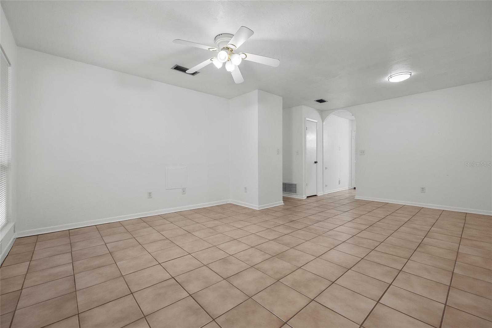 4219 Nw 30th Ter Property Photo 5