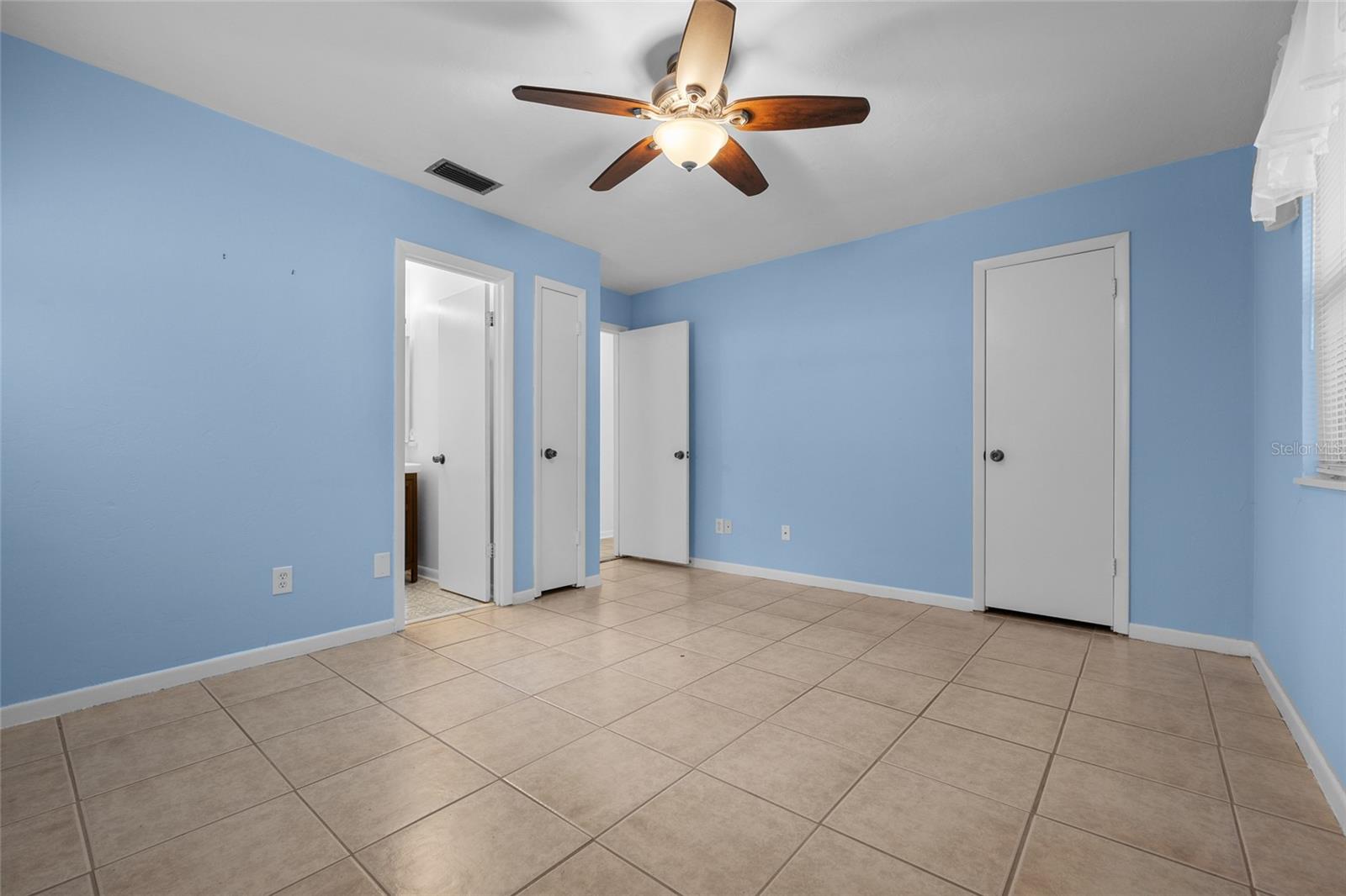 4219 Nw 30th Ter Property Photo 13