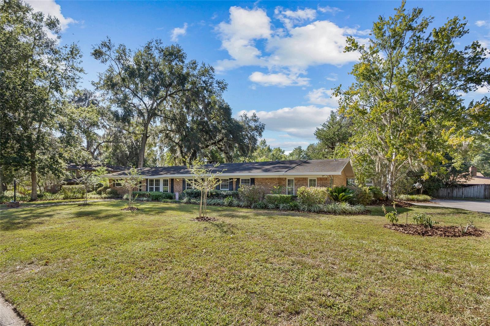 2821 NW 12TH PL Property Photo 1