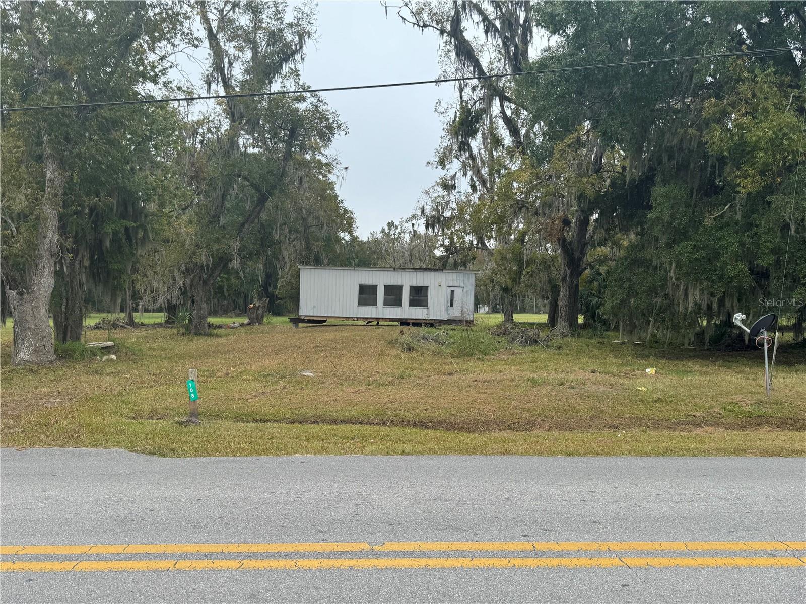 108 E Market Rd Property Photo 1