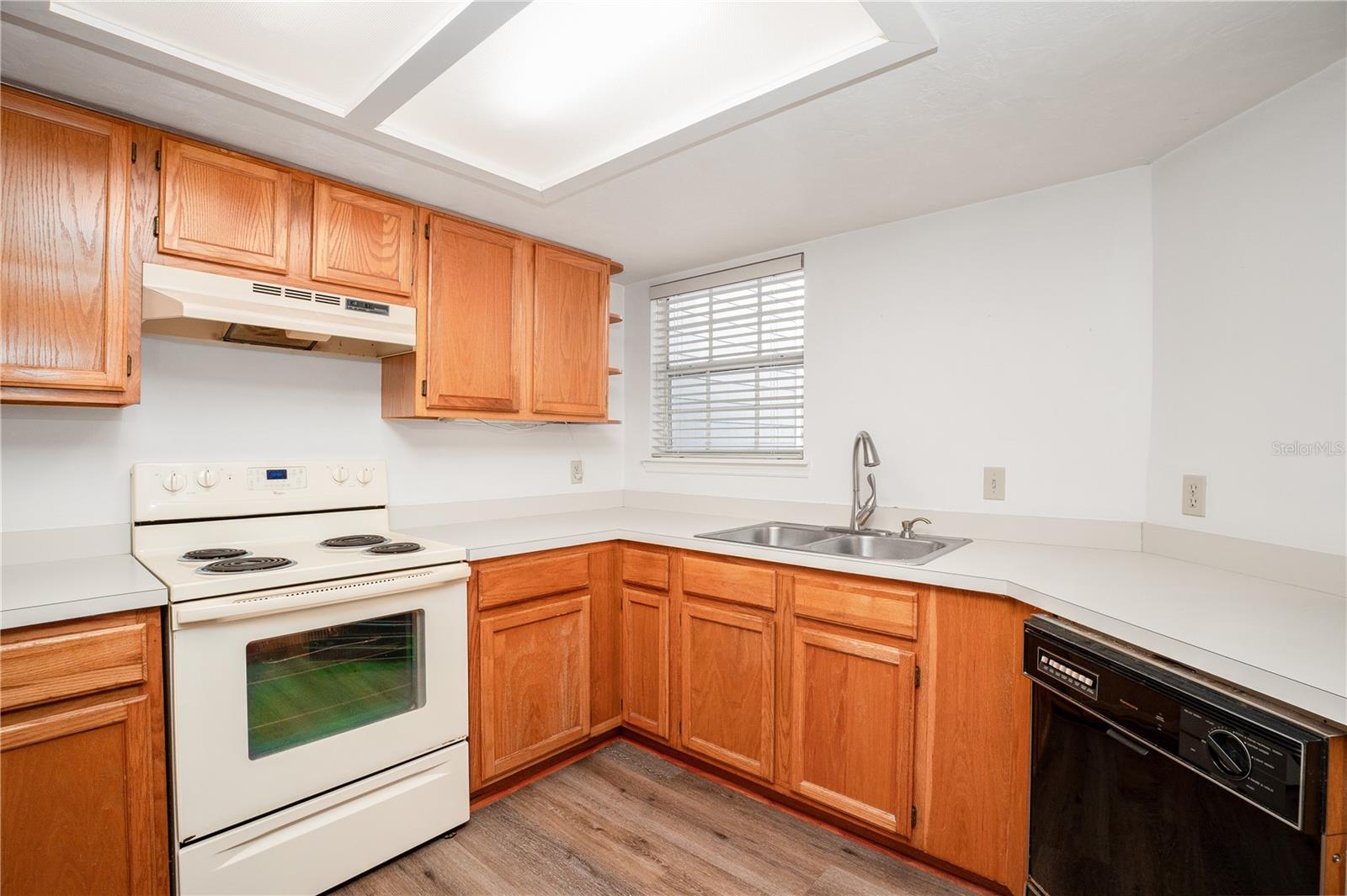 415 Nw 50th Blvd #415 Property Photo 16
