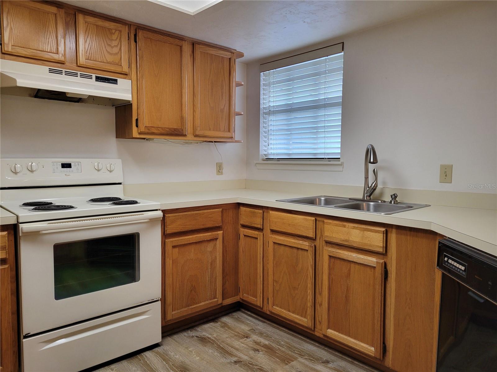 415 Nw 50th Blvd #415 Property Photo 17