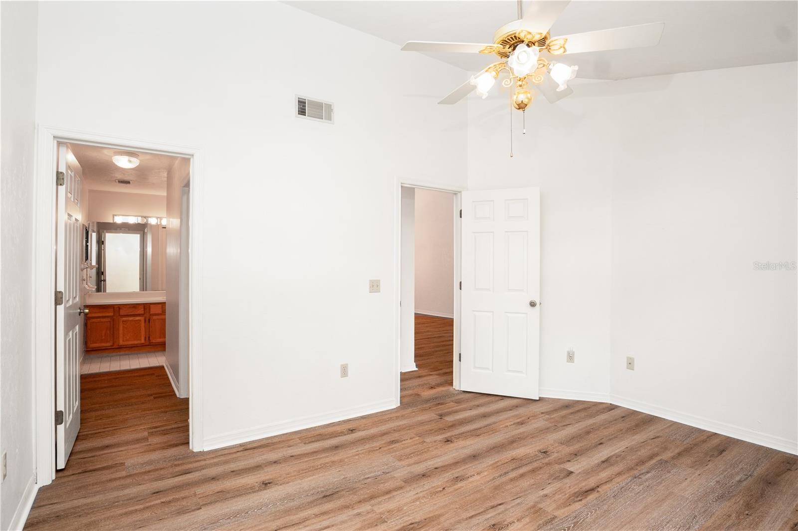 415 Nw 50th Blvd #415 Property Photo 26